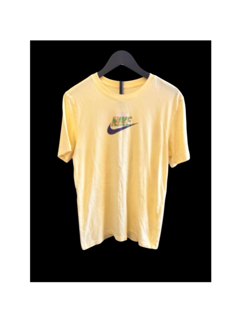 Men's Nike Yellow Short Sleeve Tee with Purple Logo S

This is a pre-owned men's